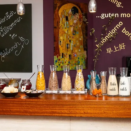 Отель Ottheinrich 4*