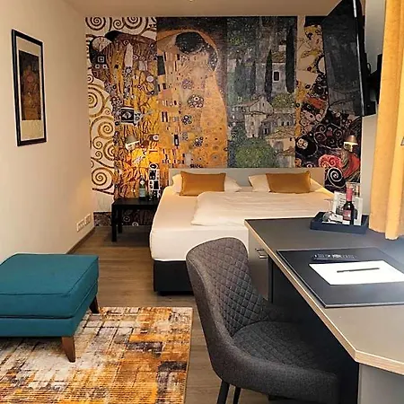 فندق Ottheinrich 4*